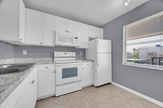 3171 SE Aster Ln in Stuart, FL - Building Photo - Building Photo