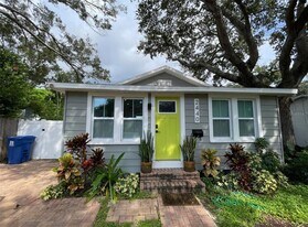 2440 Quincy St S in St. Petersburg, FL - Building Photo