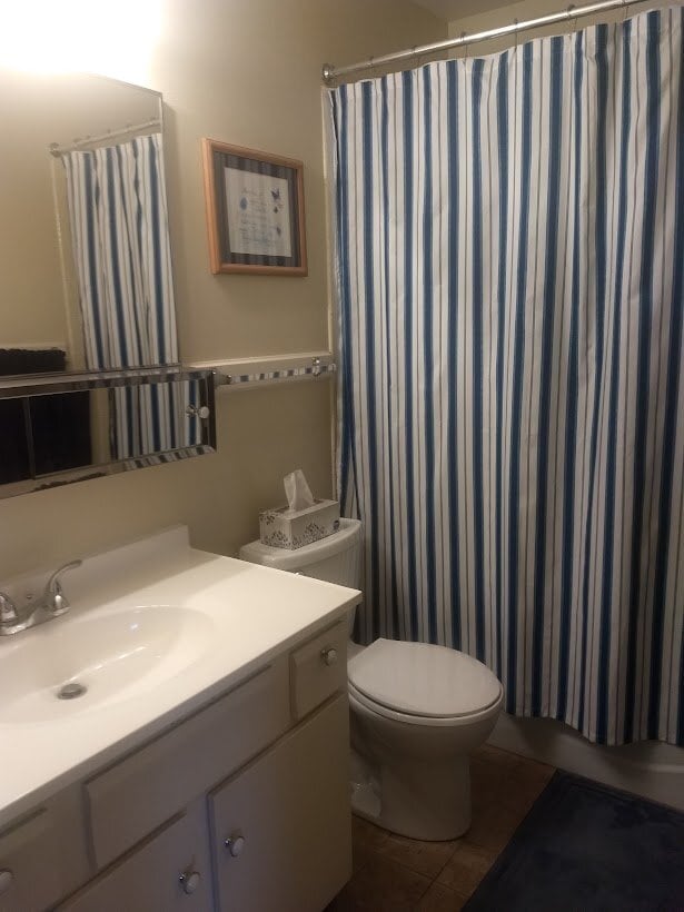 property at 4824 Lakeview Cir