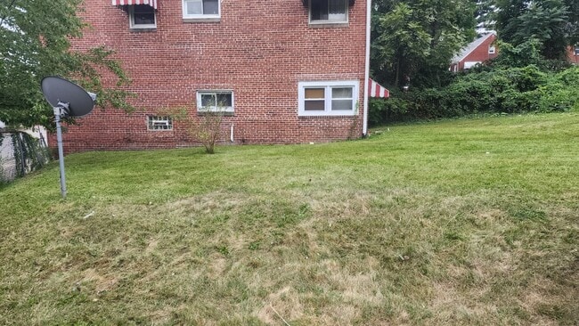 639 3rd St, Unit Unit A - 1st Floor in Clairton, PA - Foto de edificio - Building Photo