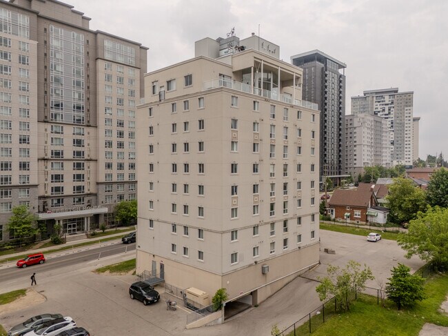 316 King St N