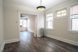 312 E Elm St in Linden, NJ - Building Photo - Building Photo