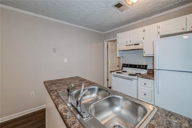 341 W Griffin St in Dallas, GA - Building Photo - Building Photo