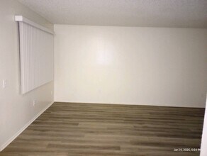 38290 5th St E in Palmdale, CA - Building Photo - Building Photo