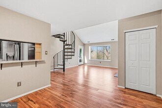 4215C Aberdeen Dr in Mount Laurel, NJ - Building Photo - Building Photo