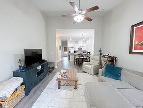 8114 Stonelake Ave in Baton Rouge, LA - Building Photo - Building Photo