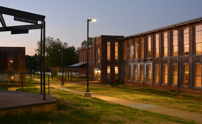 Oneida Mill Lofts in Graham, NC - Foto de edificio - Building Photo