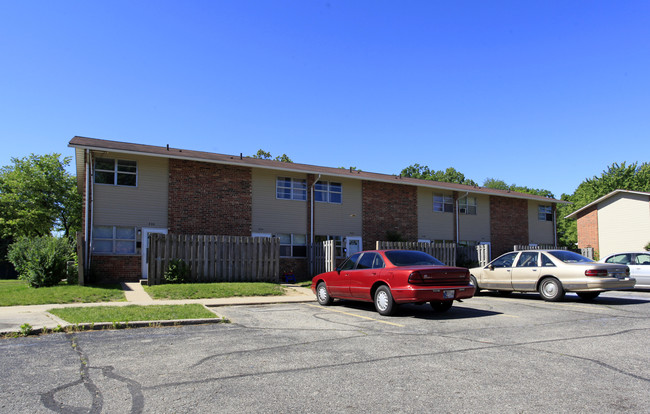 Corby Homes in South Bend, IN - Foto de edificio - Building Photo