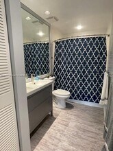 20900 Leeward Ct in Miami, FL - Building Photo - Building Photo