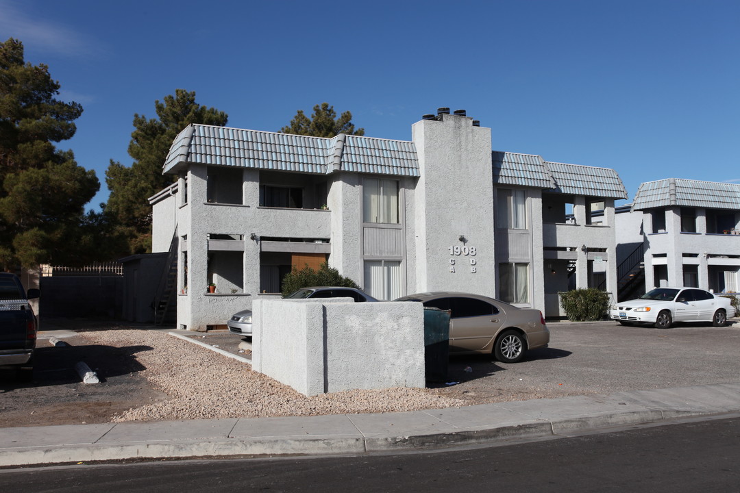 Sierra Oeste in Las Vegas, NV - Building Photo