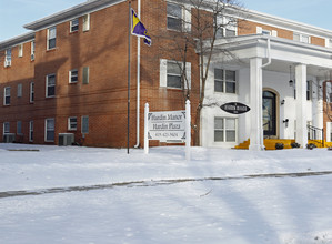 Hardin Manor Apartments in Findlay, OH - Foto de edificio - Building Photo