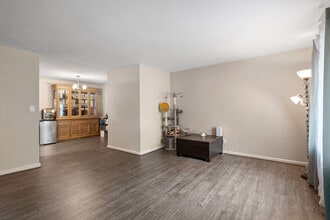 222 Belray Dr in Newport News, VA - Building Photo - Building Photo