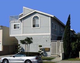 4219 Manhattan Beach Blvd Apartments