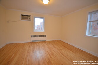 75 Saint Paul St, Unit 4 in Brookline, MA - Building Photo - Building Photo