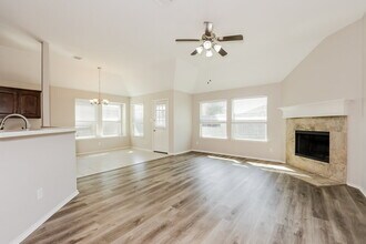 2504 Wakecrest Dr in Fort Worth, TX - Building Photo - Building Photo