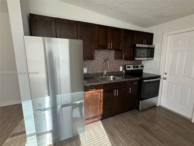 2240 Rutland St in Opa Locka, FL - Building Photo - Building Photo