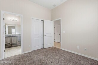 904 Keenland Ave in El Paso, TX - Building Photo - Building Photo