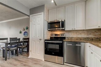 10530 77th Terrace in Seminole, FL - Building Photo - Building Photo