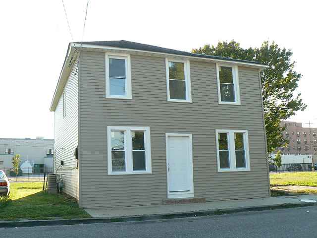 126 Bay Ave in Atlantic City, NJ - Building Photo