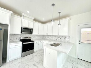 11 Selena St in Mission, TX - Foto de edificio - Building Photo