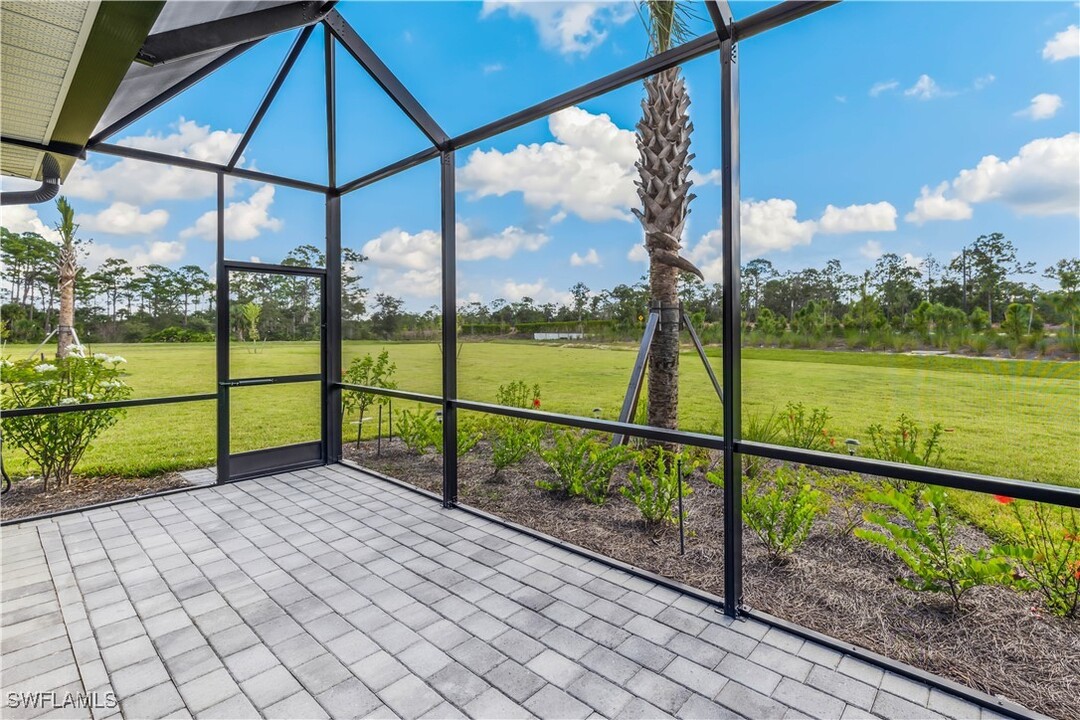 17716 Palmetto Pass Ln in Punta Gorda, FL - Foto de edificio