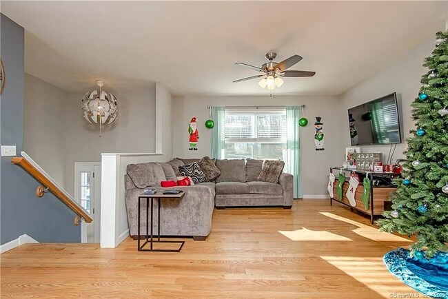 65 Fielding Terrace in Montville, CT - Building Photo - Building Photo