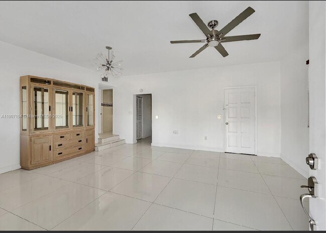 2902 NW 11th St in Miami, FL - Building Photo - Building Photo