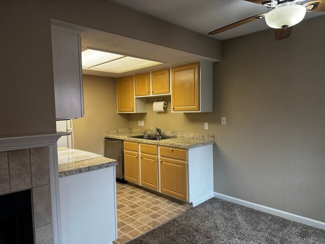 9530 SW 146th Ter, Unit S-8 in Beaverton, OR - Building Photo - Building Photo