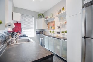 148 37th St in Union City, NJ - Building Photo