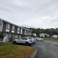 945 Riverside Dr in Methuen, MA - Building Photo