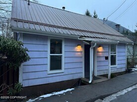 1017 Woodland Ave in Ketchikan, AK - Building Photo