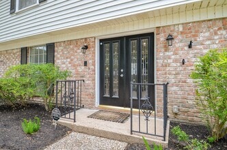 2019 Briarlee Dr in Houston, TX - Building Photo - Building Photo