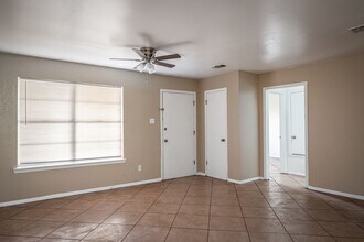 100 Shannon Cir in Del Rio, TX - Building Photo - Building Photo