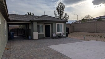 8551 Kenneth Clyde St in Las Vegas, NV - Building Photo