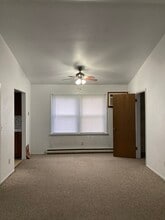 327 M St, Unit 4 in Edwardsville, IL - Building Photo - Building Photo