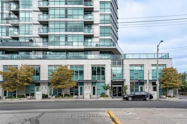 1048-1048 Broadview Ave in Toronto, ON - Building Photo - Building Photo