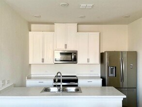 7203 Summer Tanager Dr in Austin, TX - Building Photo - Building Photo