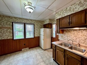 106 E 4th St-Unit -106 in Merrill, WI - Building Photo - Building Photo