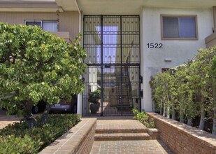 1522 Centinela Ave in Los Angeles, CA - Building Photo - Building Photo