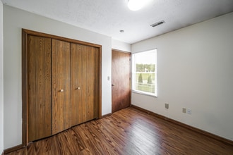 1531 Whitehall Blvd in Kent, OH - Foto de edificio - Building Photo