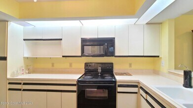 1211 Country Club Dr in Titusville, FL - Building Photo - Building Photo