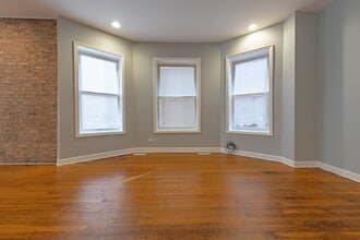 7750 S Saginaw Ave in Chicago, IL - Building Photo - Building Photo