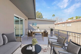 Cornell Apartments in Phoenix, AZ - Foto de edificio - Building Photo
