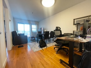 3434 10th St, Unit 1 in Astoria, NY - Building Photo - Building Photo