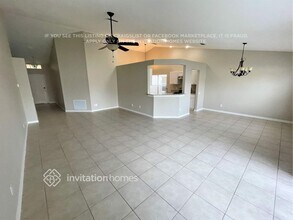 18126 Leafwood Cir in Lutz, FL - Building Photo - Building Photo