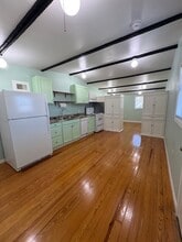 1005 E Lamar St in Rockport, TX - Foto de edificio - Building Photo