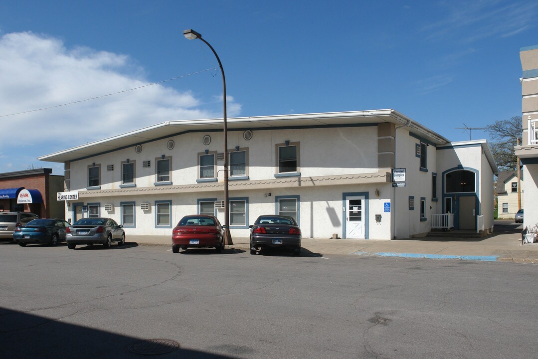 Cousin's Complex in Princeton, MN - Foto de edificio