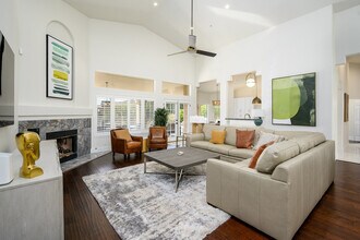 9375 E Sutherland Way in Scottsdale, AZ - Building Photo - Building Photo