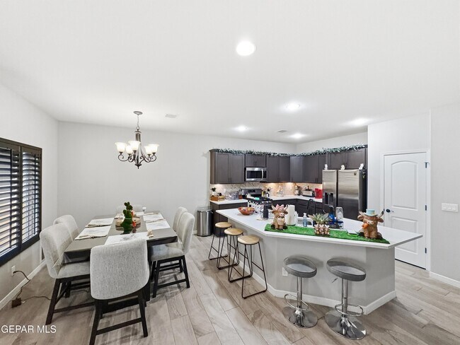 12805 Kingsbury Ave in Horizon City, TX - Building Photo - Building Photo