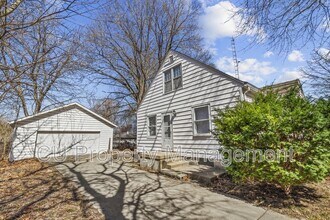 208 Arcadia Dr in Champaign, IL - Building Photo - Building Photo
